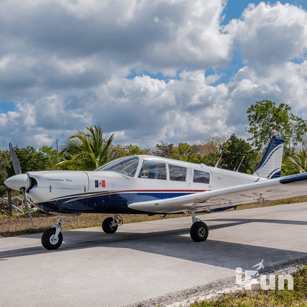 Ifun MX tours plane on the runway