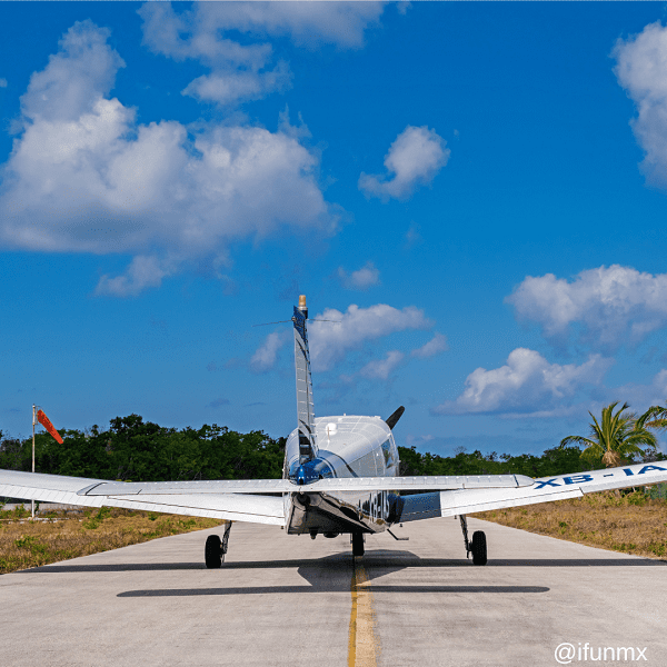 Ifun MX tours plane about to take off