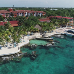 Day Pass & Cozumel Resort (All Inclusive)