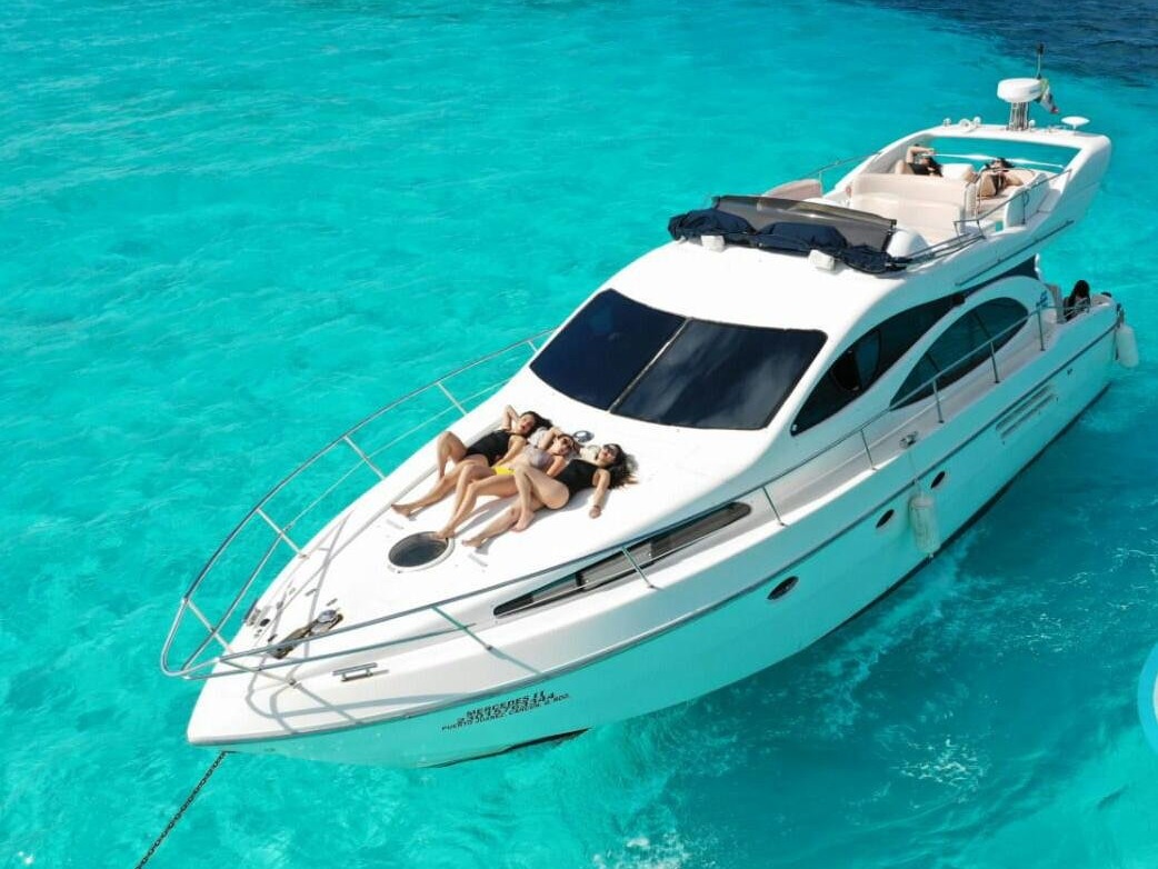 Private yacht rental in Cancun